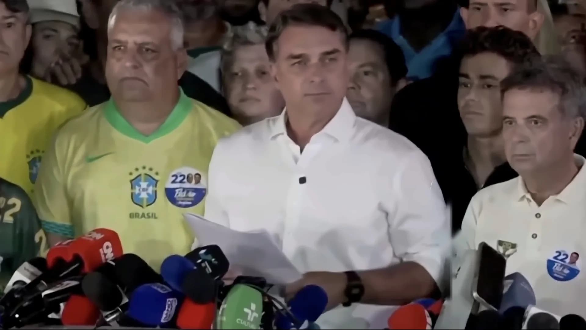 Flavio Bolsonaro nem ismeri el Lula győzelmét