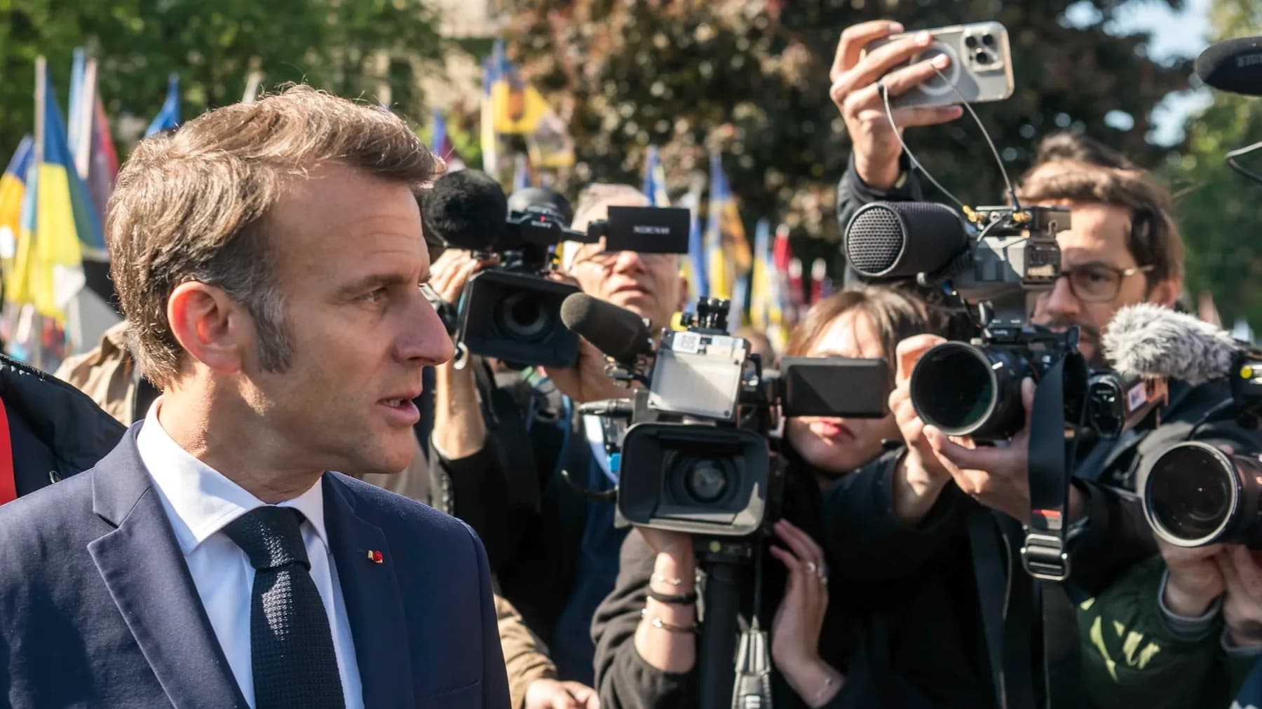 Macron uniós szinten tiltaná be a közösségi médiát a 15 éven aluliaknak