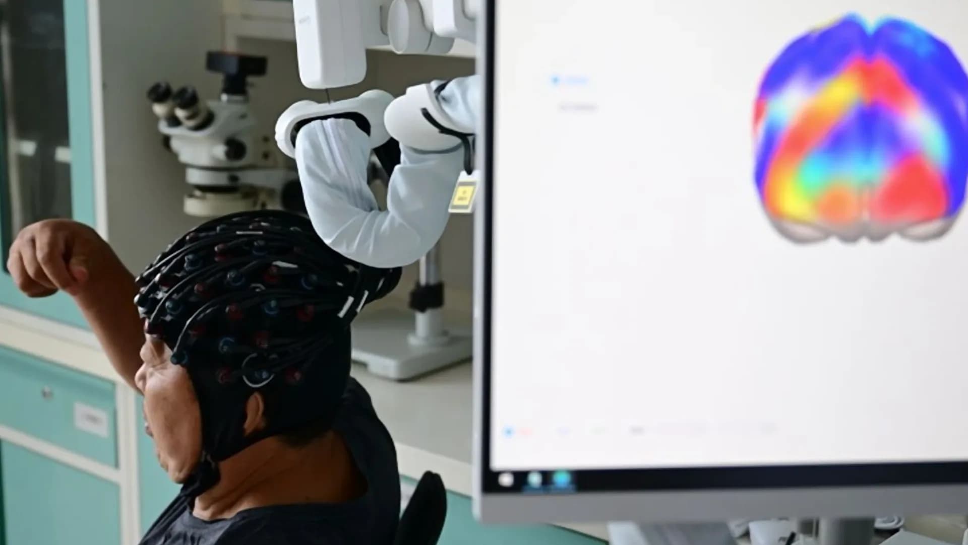 A világ első MRI-alapú agyi számítógép interfészét mutatták be Kínában