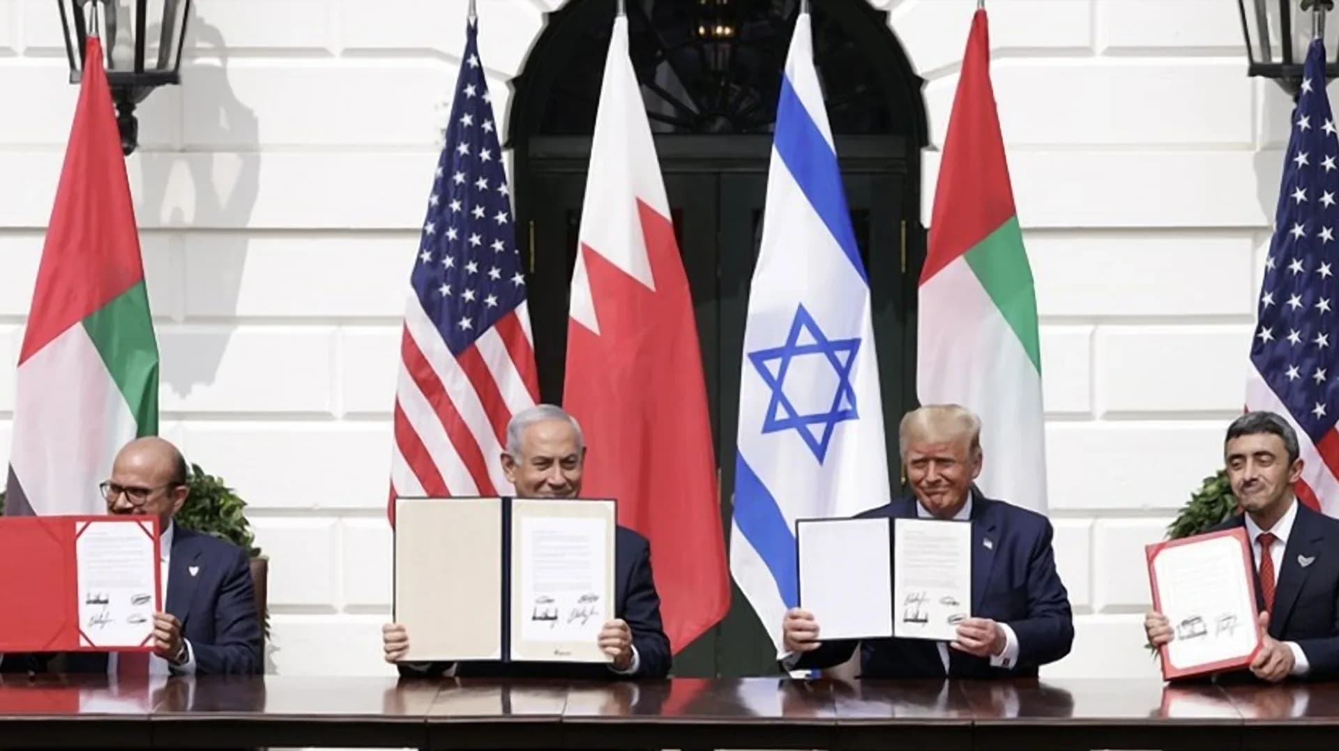  2020. szeptember 15-én a Fehér Házban  írták alá az Ábrahám-megállapodásokat. 