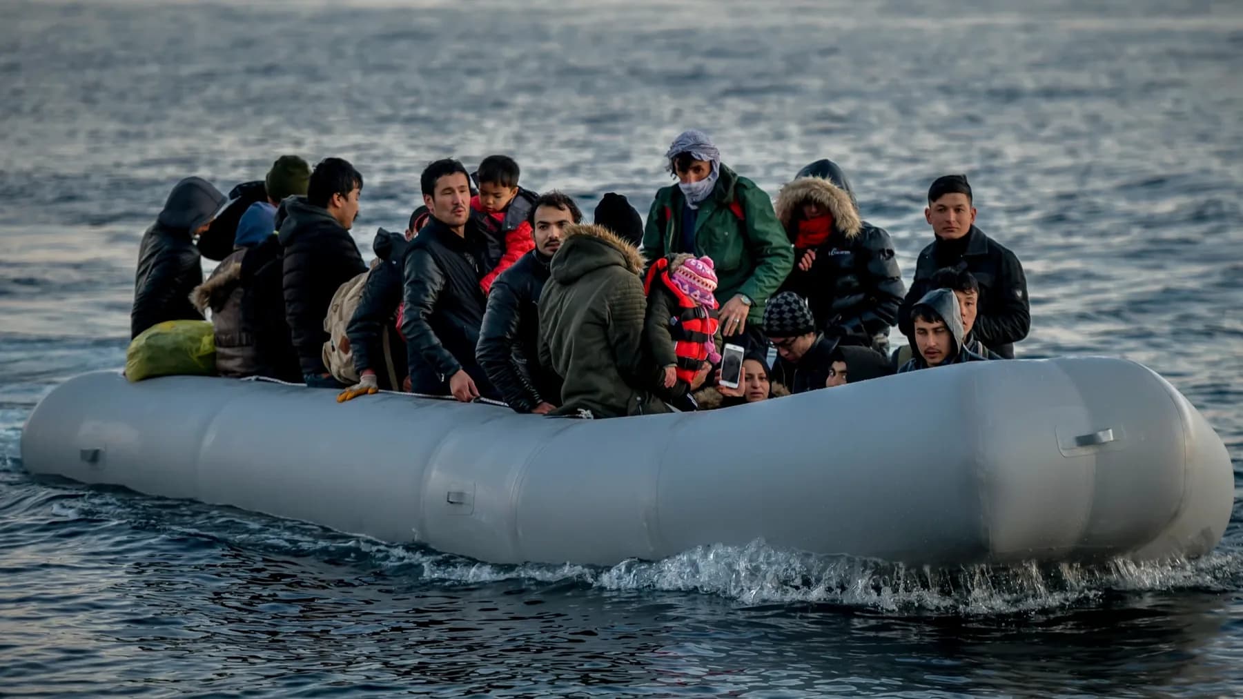 Migránshajó Leszbosznál