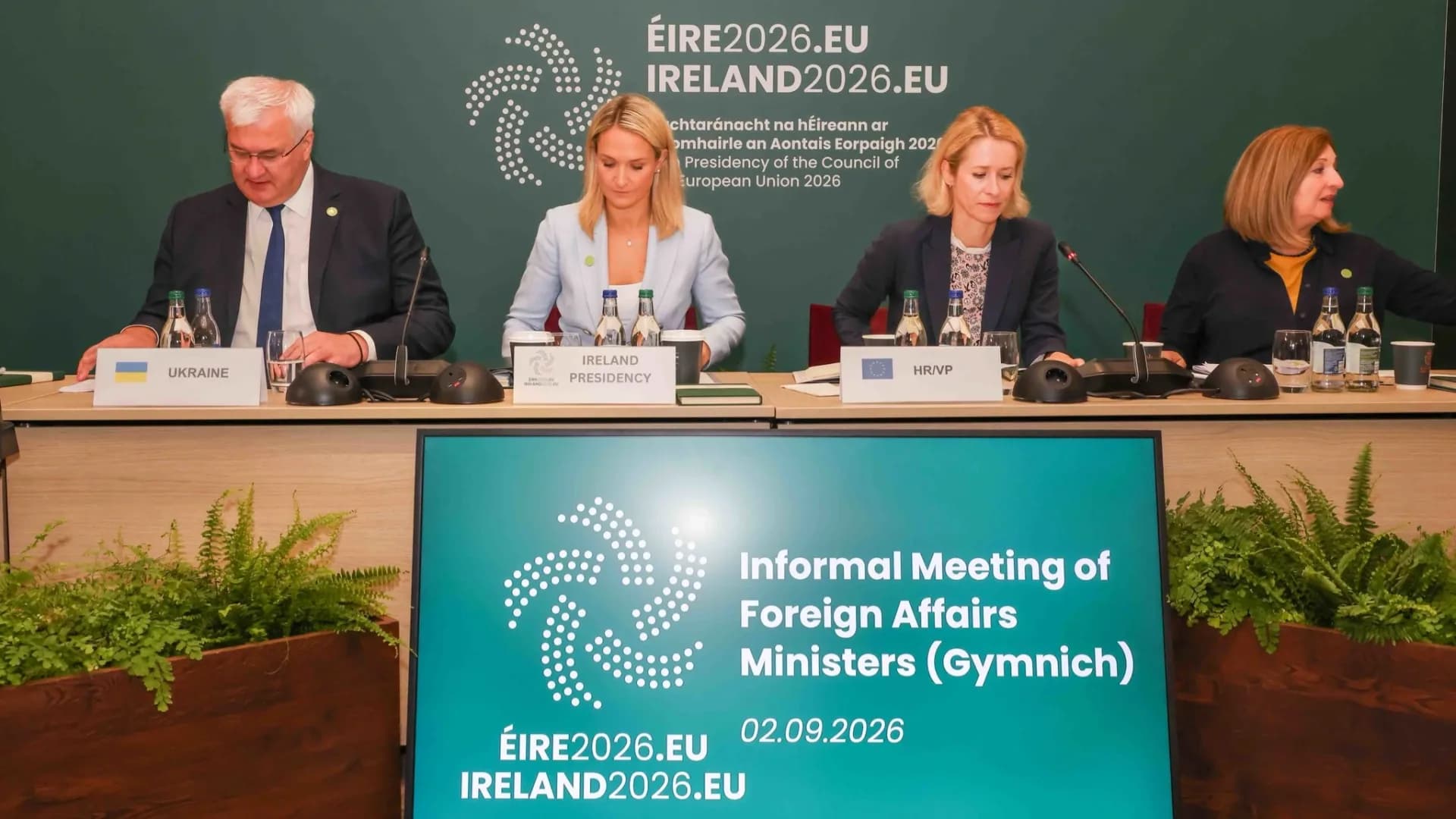 Írország tízmillió euróval támogatja az ukrán katonai kiképzőközpontokat