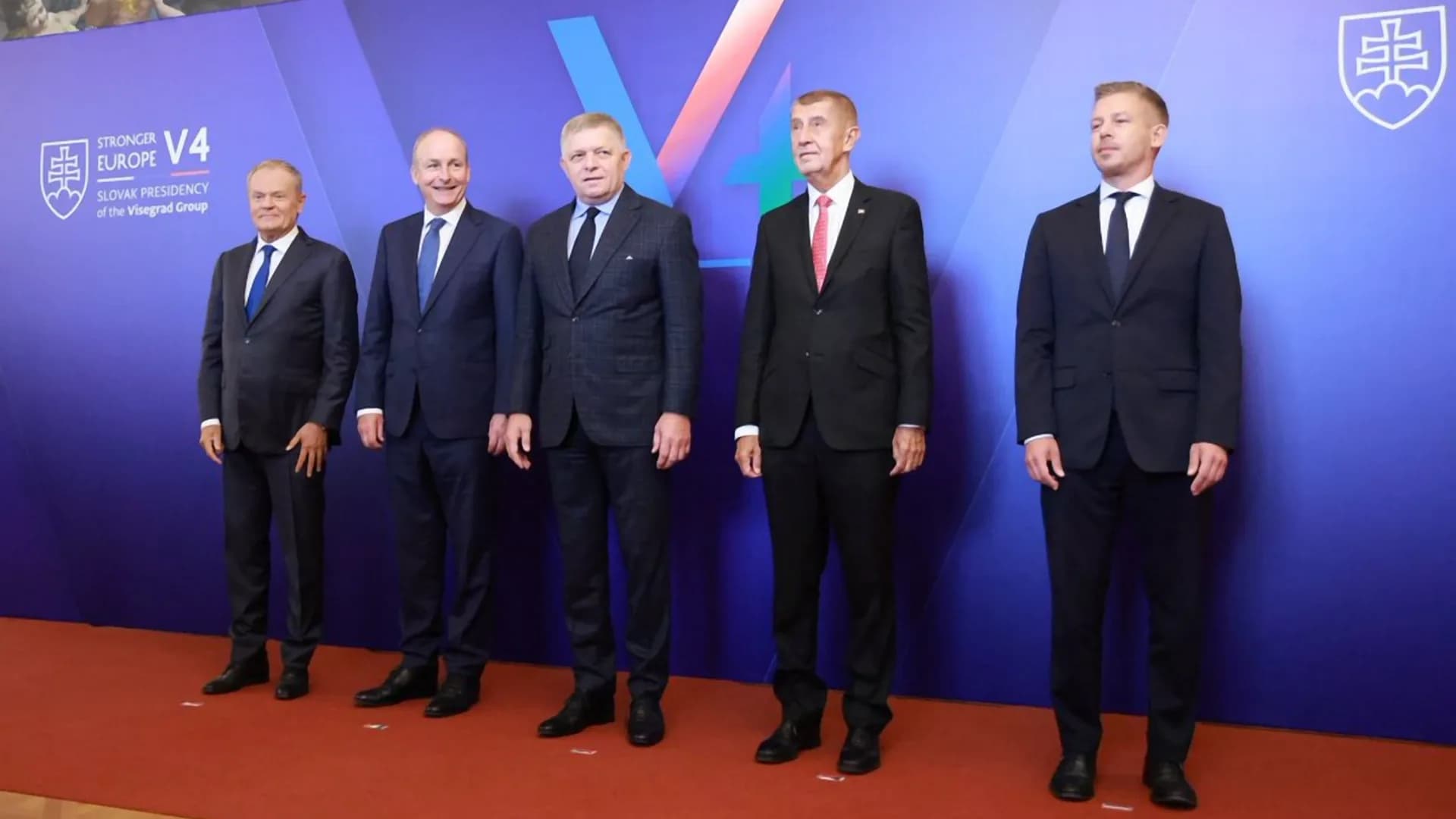 Pozsonyban kezdetét vette a V4-ek csúcstalálkozója az ír kormányfő részvételével